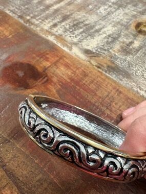 Vintage Two-Tone Ornate Scrollwork Hinged Bangle Bracelet